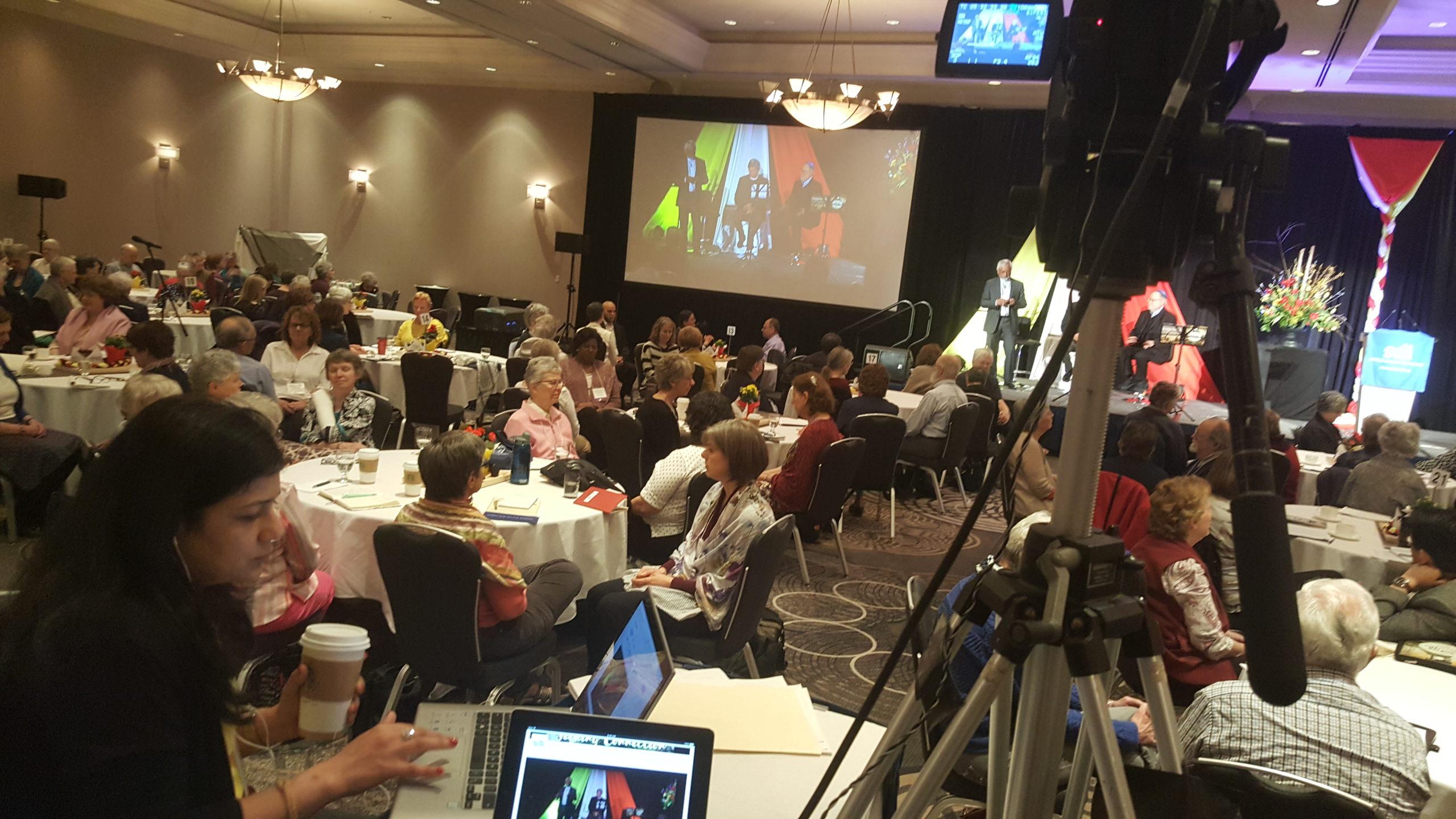 streaming live meetings